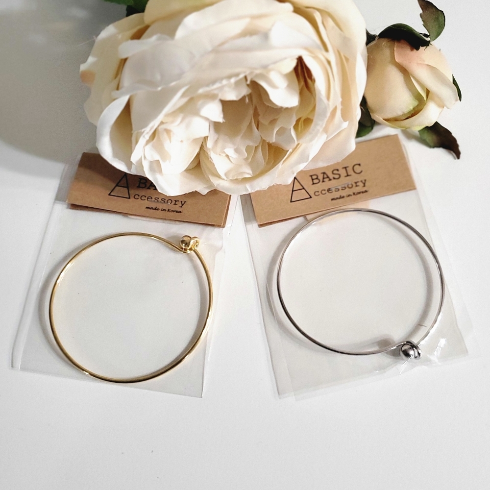 Hook & Knot Bangle - Picture 2 of 5